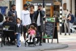 Amsterdam 9 september 2018
Sunnery James met zijn kinderen en een vriend op straat.