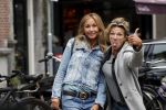 Amsterdam 29 augustus 2018
Wendy v Dijk met een goede vriendin en een fan