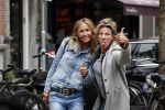 Amsterdam 29 augustus 2018
Wendy v Dijk met een goede vriendin en een fan