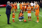 Amsterdam 6 mei 2018
Nederland-Peru 2-1 . Afscheidswedstrijd Wesley Sneijder . Zijn vrouw Yolanthe Sneijder Cabau en zoons Jessey en Xess Xava zijn natuurlijk aanwezig.