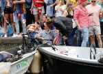 Amsterdam 3 augustus 2019
Gaypride in de grachten van Amsterdam.
Birgit Schuurman met haar nieuwe vriend Sander v Haarlem.
