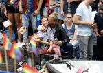 Amsterdam 3 augustus 2019
Gaypride in de grachten van Amsterdam.
Birgit Schuurman met haar nieuwe vriend Sander v Haarlem.
