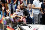 Amsterdam 3 augustus 2019
Gaypride in de grachten van Amsterdam.
Birgit Schuurman met haar nieuwe vriend Sander v Haarlem.