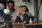 Amsterdam 28 augustus 2019
Candy Dulfer met vriend Rafael op terras en daarna op de fiets in Amsterdam.