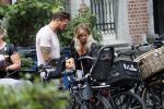 Amsterdam 28 augustus 2019
Candy Dulfer met vriend Rafael op terras en daarna op de fiets in Amsterdam.