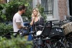 Amsterdam 28 augustus 2019
Candy Dulfer met vriend Rafael op terras en daarna op de fiets in Amsterdam.