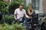 Amsterdam 28 augustus 2019
Candy Dulfer met vriend Rafael op terras en daarna op de fiets in Amsterdam.