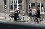 Amsterdam 28 augustus 2019
Candy Dulfer met vriend Rafael op terras en daarna op de fiets in Amsterdam.