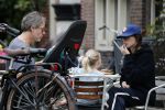 Amsterdam 3 augustus 2019
Carice v Houten met haar vriend Guy Pierce en hiun kindje.