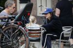 Amsterdam 3 augustus 2019
Carice v Houten met haar vriend Guy Pierce en hiun kindje.