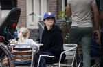 Amsterdam 3 augustus 2019
Carice v Houten met haar vriend Guy Pierce en hiun kindje.