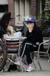 Amsterdam 3 augustus 2019
Carice v Houten met haar vriend Guy Pierce en hiun kindje.