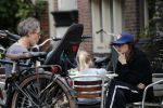 Amsterdam 3 augustus 2019
Carice v Houten met haar vriend Guy Pierce en hiun kindje.