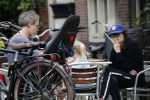 Amsterdam 3 augustus 2019
Carice v Houten met haar vriend Guy Pierce en hiun kindje.