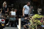 Amsterdam 28 augustus 2019
Chantal janzen met man Marco Geeratz en hun zoontje op de cornelis schuytstraat.