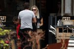 Amsterdam 28 augustus 2019
Chantal janzen met man Marco Geeratz en hun zoontje op de cornelis schuytstraat.