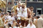 Amsterdam 3 augustus 2019
Gaypride in de grachten van Amsterdam.
Ferry Doedens met vriend