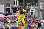 Amsterdam 3 augustus 2019
Gaypride in de grachten van Amsterdam.
zangeres op boot