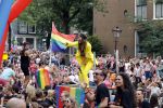 Amsterdam 3 augustus 2019
Gaypride in de grachten van Amsterdam.
zangeres op boot