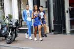 Amsterdam 31 oktober 2019
Glennis Grace met zoon Antony en een vriendje op de pc hooftstraat.