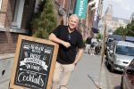 Amsterdam 21 augustus 2019
Gordon net terug uit afkickkliniek arriveert bij zijn zaak en huis in Amsterdam zuid.
Gordon is ook ruim 8 kg afgevallen.