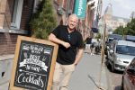 Amsterdam 21 augustus 2019
Gordon net terug uit afkickkliniek arriveert bij zijn zaak en huis in Amsterdam zuid.
Gordon is ook ruim 8 kg afgevallen.