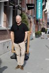 Amsterdam 21 augustus 2019
Gordon net terug uit afkickkliniek arriveert bij zijn zaak en huis in Amsterdam zuid.
Gordon is ook ruim 8 kg afgevallen.