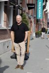 Amsterdam 21 augustus 2019
Gordon net terug uit afkickkliniek arriveert bij zijn zaak en huis in Amsterdam zuid.
Gordon is ook ruim 8 kg afgevallen.