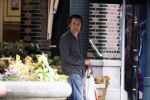 Amsterdam 28 augustus 2019
Hans Teeuwen doet op de fiets boodschappen in Amsterdam zuid.