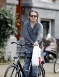 Amsterdam 28 augustus 2019
Hans Teeuwen doet op de fiets boodschappen in Amsterdam zuid.