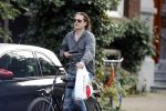 Amsterdam 28 augustus 2019
Hans Teeuwen doet op de fiets boodschappen in Amsterdam zuid.