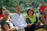 Diepenheim 24 augustus 2019
Wibi Soerjadi geeft tuinconcert in de tuin van zijn huis. Henk kamp met zijn vrouw