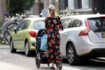 Amsterdam 21 augustus 2019
Kimberley Klaver achter de kinderwagen.