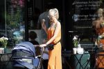 Amsterdam 23 augustus 2019
Kimberley Klaver met haar vriend Michel van den Bergh en zijn kinderen . Ze hebben net ook samen een kindje gekregen.
