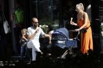 Amsterdam 23 augustus 2019
Kimberley Klaver met haar vriend Michel van den Bergh en zijn kinderen . Ze hebben net ook samen een kindje gekregen.