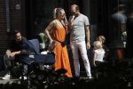 Amsterdam 23 augustus 2019
Kimberley Klaver met haar vriend Michel van den Bergh en zijn kinderen . Ze hebben net ook samen een kindje gekregen.