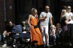 Amsterdam 23 augustus 2019
Kimberley Klaver met haar vriend Michel van den Bergh en zijn kinderen . Ze hebben net ook samen een kindje gekregen.