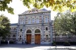 Den Haag 22 augustus 2019
Afscheidsdienst voor prinses Christina op paleis Noordeinde en de koninklijke stallen.
Aanwezig haar Kinderen Bernardo, Nicolas en Juliana alsmede prinses Beatrix prinses Irene prinses Margriet mr Pieter v Vollenhoven Koning Willem Alexander koningin Maxima prinses Mabel prins Constantijn Prinses laurentien en hun kinderen Leonore Claus Casimir Eloise   Prins Carlos  prinses Annemarie prinses Viktoria  Prins Jaime Prinses Carolina met man Albert Brenninkmeijer prinses Margarita met man Tjalling ten cate Prins floris en Prinses Aimee Prins Maurits en Prinses Marilene Prins Pieter Christiaan en Prins Bernhard jr. Prinses Christina had ook een appartement boven de koninklijke stallen