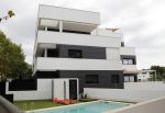 ibiza jesus 11 augustus 2019
Lucille Werner en haar man hebben appartement op ibiza gekocht .