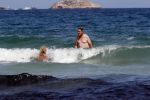 Ibiza 17 augustus 2019
Mieke v d Weij met haar man in zee bij Coco Beach.