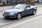 Amsterdam 31 augustus 2019
Oscar Hammerstein doet met zijn mercedes SL 600 cabrio boodschappen.