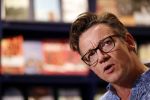 Amsterdam 21 augustus 2019
Boekpresentatie Inge Ipenburg. Tim Akkerman ontvangt het eerste exemplaar.
Paul Groot