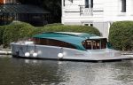 Amsterdam 28 augustus 2019
De nieuwe WATERDREAM boot van prins Bernhard Jr achter zijn huis.