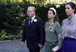 Den Haag 22 augustus 2019
Afscheidsdienst voor prinses Christina op paleis Noordeinde en de koninklijke stallen.
Aanwezig haar Kinderen Bernardo, Nicolas en Juliana alsmede prinses Beatrix prinses Irene prinses Margriet mr Pieter v Vollenhoven Koning Willem Alexander koningin Maxima prinses Mabel prins Constantijn Prinses laurentien en hun kinderen Leonore Claus Casimir Eloise   Prins Carlos  prinses Annemarie prinses Viktoria  Prins Jaime Prinses Carolina met man Albert Brenninkmeijer prinses Margarita met man Tjalling ten cate Prins floris en Prinses Aimee Prins Maurits en Prinses Marilene Prins Pieter Christiaan en Prins Bernhard jr.