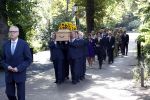 Den Haag 22 augustus 2019
Afscheidsdienst voor prinses Christina op paleis Noordeinde en de koninklijke stallen.
Aanwezig haar Kinderen Bernardo, Nicolas en Juliana alsmede prinses Beatrix prinses Irene prinses Margriet mr Pieter v Vollenhoven Koning Willem Alexander koningin Maxima prinses Mabel prins Constantijn Prinses laurentien en hun kinderen Leonore Claus Casimir Eloise   Prins Carlos  prinses Annemarie prinses Viktoria  Prins Jaime Prinses Carolina met man Albert Brenninkmeijer prinses Margarita met man Tjalling ten cate Prins floris en Prinses Aimee Prins Maurits en Prinses Marilene Prins Pieter Christiaan en Prins Bernhard jr.