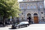Den Haag 22 augustus 2019
Afscheidsdienst voor prinses Christina op paleis Noordeinde en de koninklijke stallen.
Aanwezig haar Kinderen Bernardo, Nicolas en Juliana alsmede prinses Beatrix prinses Irene prinses Margriet mr Pieter v Vollenhoven Koning Willem Alexander koningin Maxima prinses Mabel prins Constantijn Prinses laurentien en hun kinderen Leonore Claus Casimir Eloise   Prins Carlos  prinses Annemarie prinses Viktoria  Prins Jaime Prinses Carolina met man Albert Brenninkmeijer prinses Margarita met man Tjalling ten cate Prins floris en Prinses Aimee Prins Maurits en Prinses Marilene Prins Pieter Christiaan en Prins Bernhard jr.