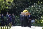 Den Haag 22 augustus 2019
Afscheidsdienst voor prinses Christina op paleis Noordeinde en de koninklijke stallen.
Aanwezig haar Kinderen Bernardo, Nicolas en Juliana alsmede prinses Beatrix prinses Irene prinses Margriet mr Pieter v Vollenhoven Koning Willem Alexander koningin Maxima prinses Mabel prins Constantijn Prinses laurentien en hun kinderen Leonore Claus Casimir Eloise   Prins Carlos  prinses Annemarie prinses Viktoria  Prins Jaime Prinses Carolina met man Albert Brenninkmeijer prinses Margarita met man Tjalling ten cate Prins floris en Prinses Aimee Prins Maurits en Prinses Marilene Prins Pieter Christiaan en Prins Bernhard jr.