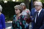 Den Haag 22 augustus 2019
Afscheidsdienst voor prinses Christina op paleis Noordeinde en de koninklijke stallen.
Aanwezig haar Kinderen Bernardo, Nicolas en Juliana alsmede prinses Beatrix prinses Irene prinses Margriet mr Pieter v Vollenhoven Koning Willem Alexander koningin Maxima prinses Mabel prins Constantijn Prinses laurentien en hun kinderen Leonore Claus Casimir Eloise   Prins Carlos  prinses Annemarie prinses Viktoria  Prins Jaime Prinses Carolina met man Albert Brenninkmeijer prinses Margarita met man Tjalling ten cate Prins floris en Prinses Aimee Prins Maurits en Prinses Marilene Prins Pieter Christiaan en Prins Bernhard jr.