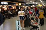 Schiphol 2 augustus 2019
Roxeanne Hazes op schiphol met partner Erik Zwennes en hun zoon Fender