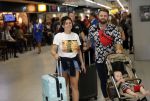 Schiphol 2 augustus 2019
Roxeanne Hazes op schiphol met partner Erik Zwennes en hun zoon Fender